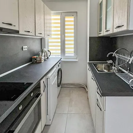 Tiana 아파트 사레보